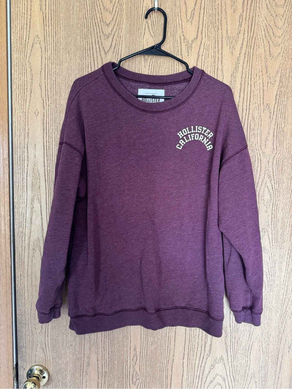 Hollister California men’s Maroon Crewneck Sweatshirt